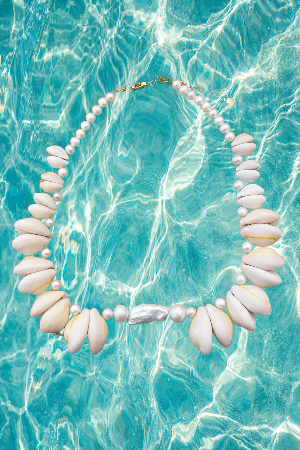 SEREIA COWRIE NECKLACE- GOLD STAINLESS